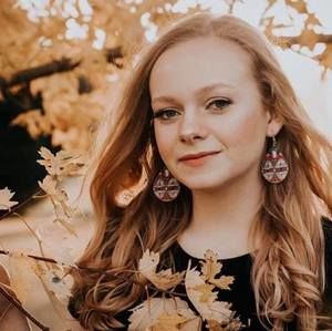 Meet your Posher, Em